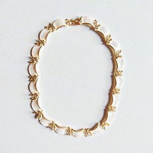 Vintage Gold Tone White Enamel Link Choker Necklace Floral Leaf 15”